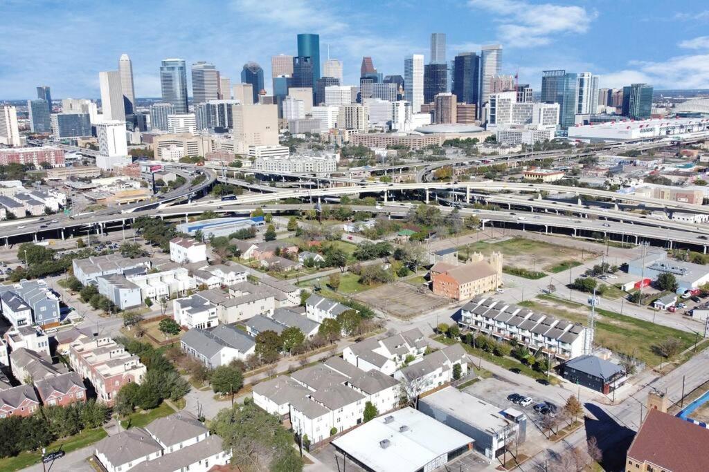 3Br/3.5Ba Three Story East Downtown Townhouse With View Villa Houston Exterior photo